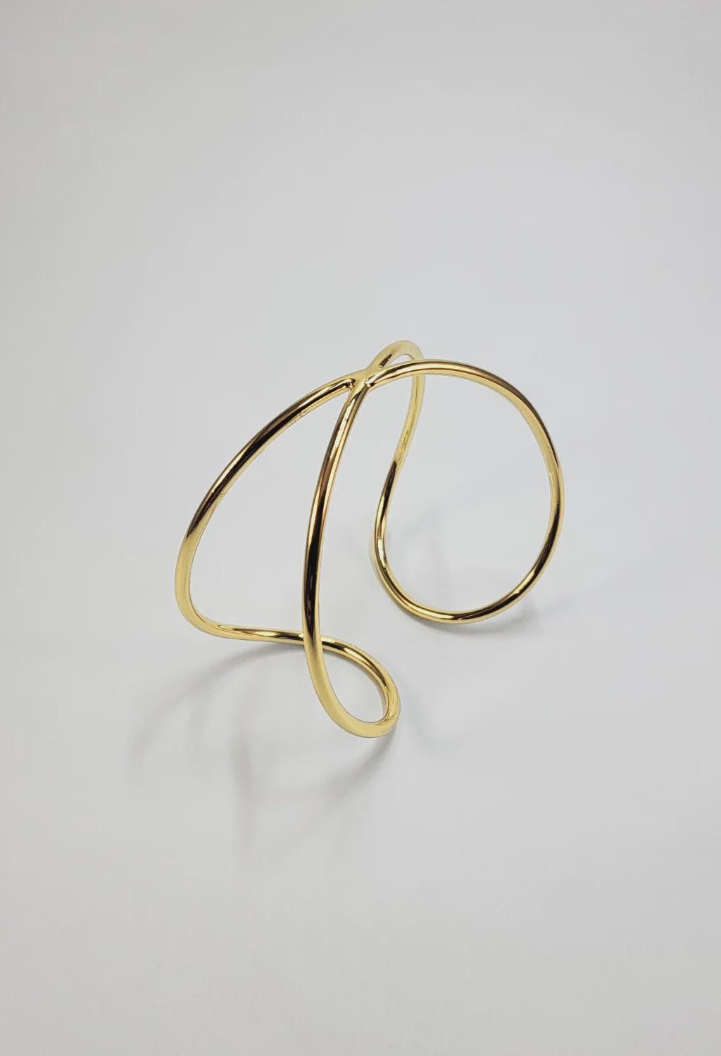 Open Curve Gold Cuff Bracelet