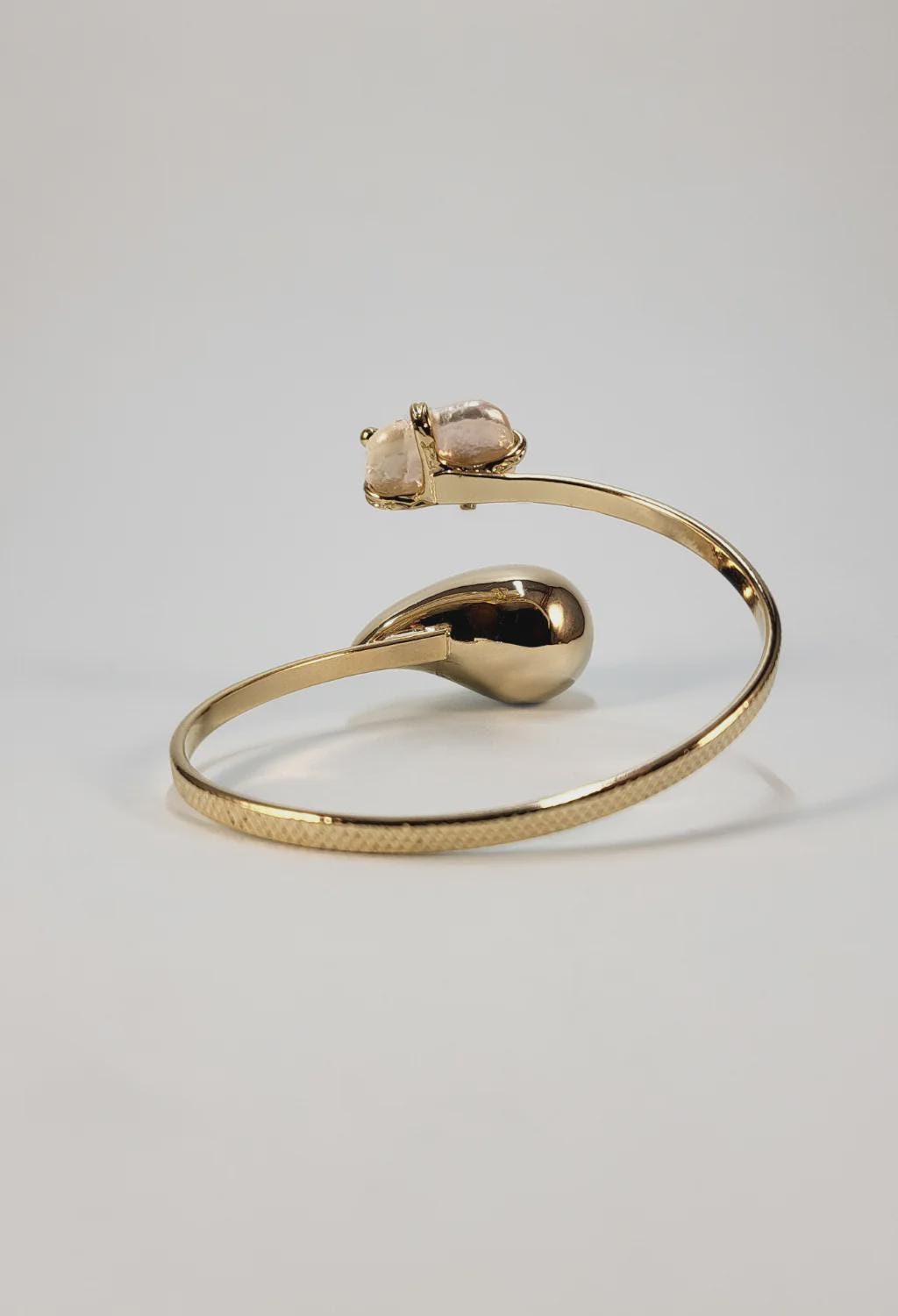Teardrop Pearl Gold Bracelet