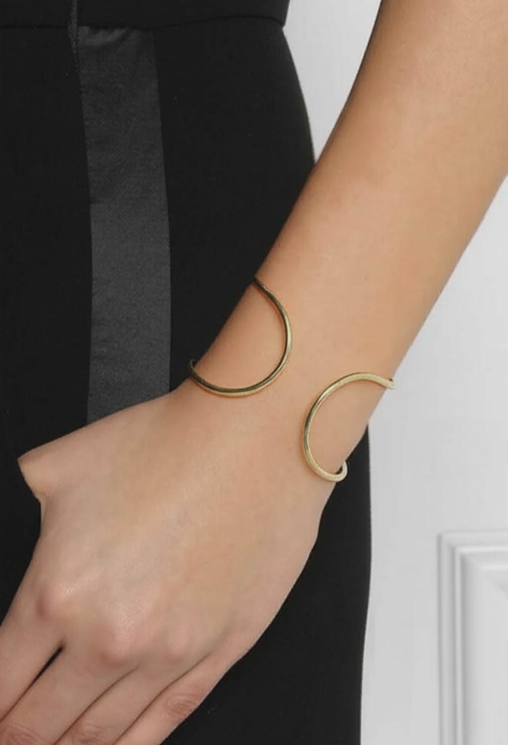 Open Curve Gold Cuff Bracelet