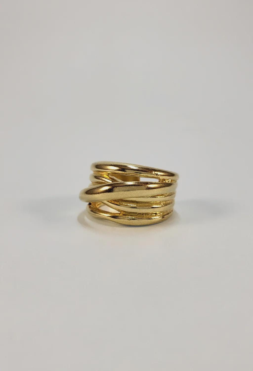 Crossover Multi-Band Ring