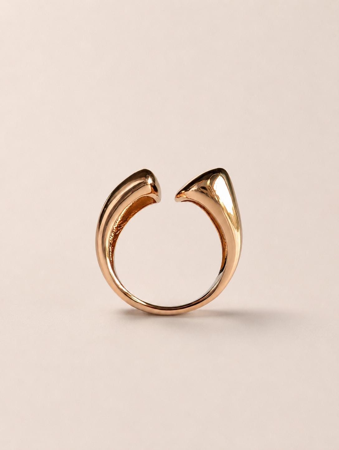 Chunky Asymmetric Geometric Ring